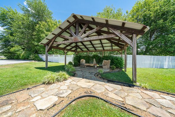 522 E Stratton Ave, Monterey, TN 38574